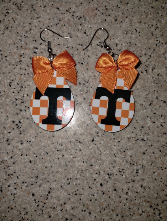 TN Vols power T earrings with bow